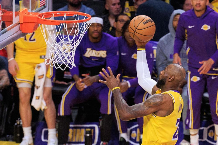 21次入选最佳阵容，詹姆斯成就难以逾越的NBA天花