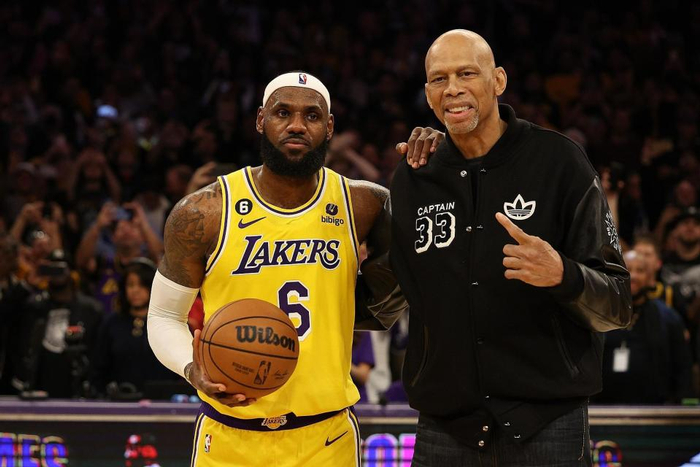 21次入选最佳阵容，詹姆斯成就难以逾越的NBA天花