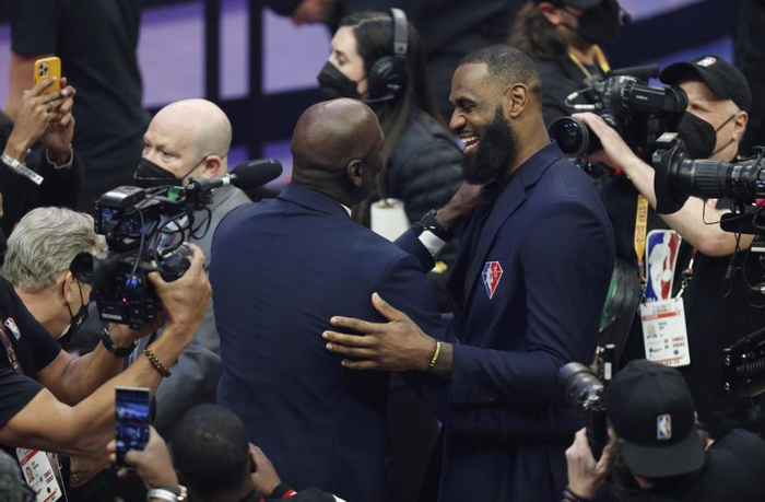 21次入选最佳阵容，詹姆斯成就难以逾越的NBA天花
